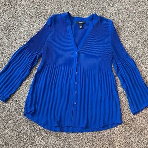 Alfani Women's Pleated V-Neck Button-Front Blouse in Royal Blue. Size 8